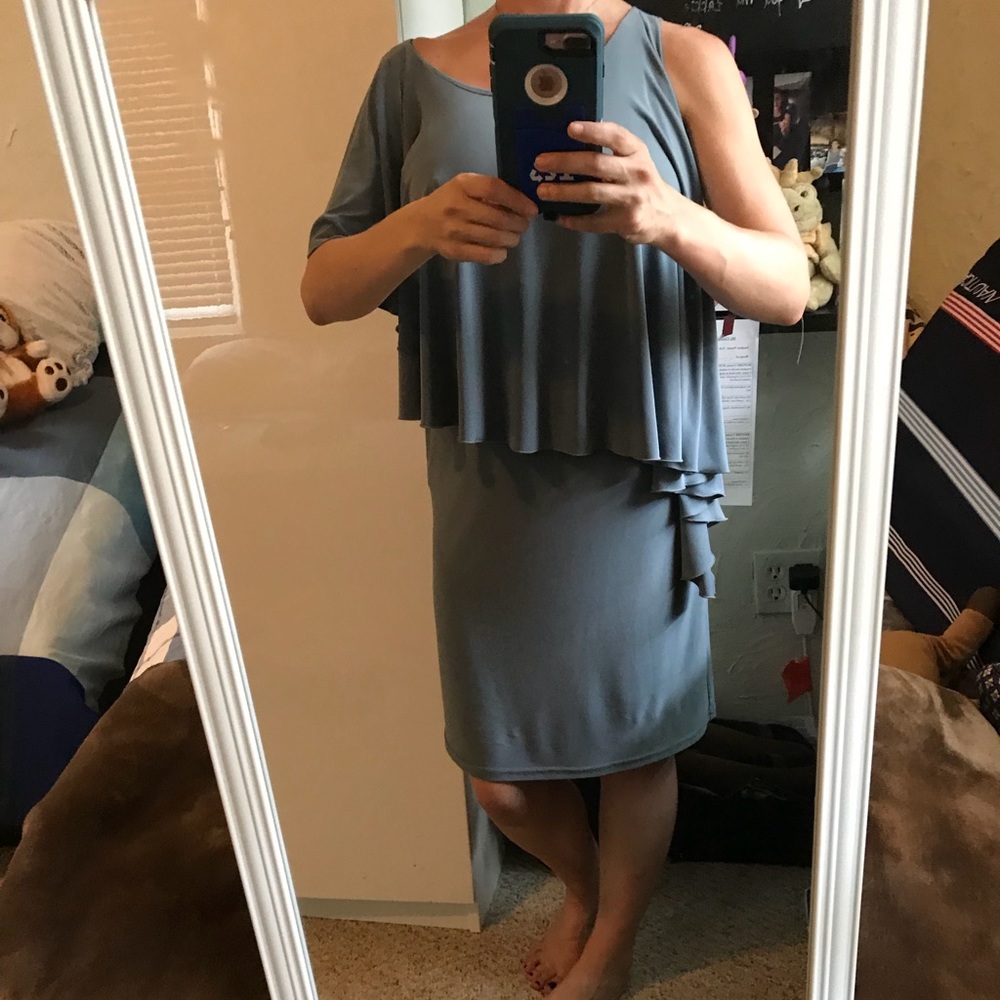 Dress - Picture 2 of 4